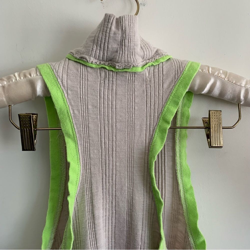FREE PEOPLE GRAY MOCK TOP - Picture 3 of 11